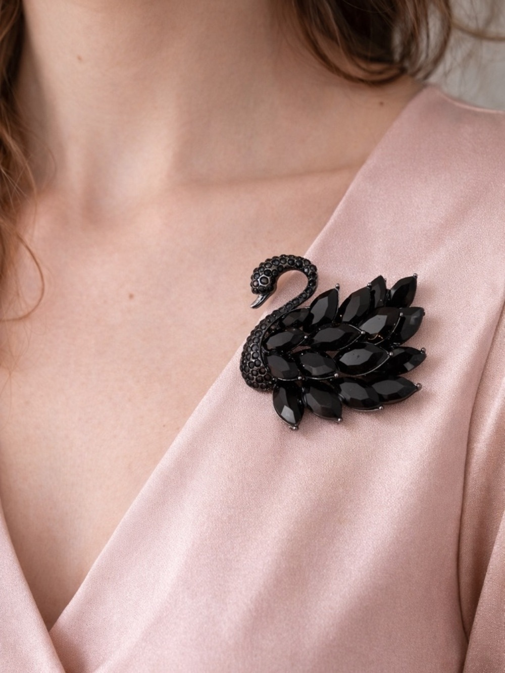 Black Swan Crystal Brooch | Statement Rhinestone Pin | Elegant Vintage Style